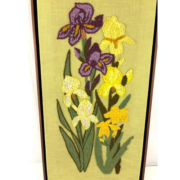 VTG Crewel Floral Iris Paragon Needlepoint 70s Framed Fiber Wall Art 13"x27" - Picture 4 of 11